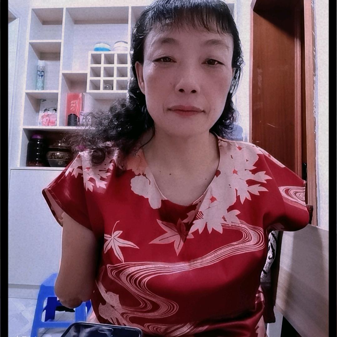 沙漠姐（每天下午5.20准时开播@抖音