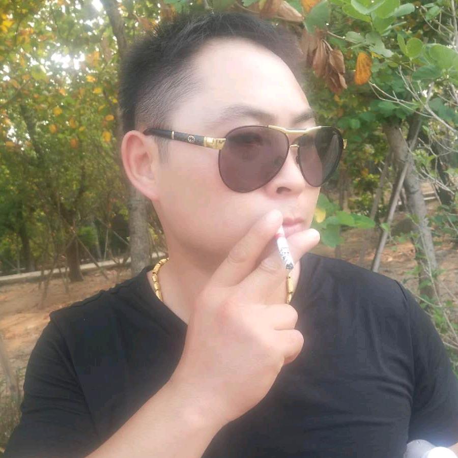 山的另一端头像