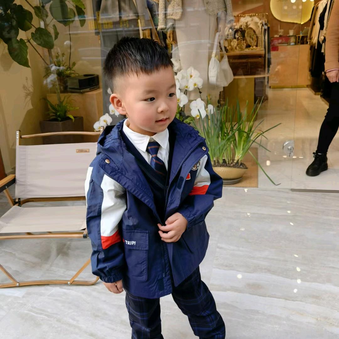 向日葵^O^徐爱萍