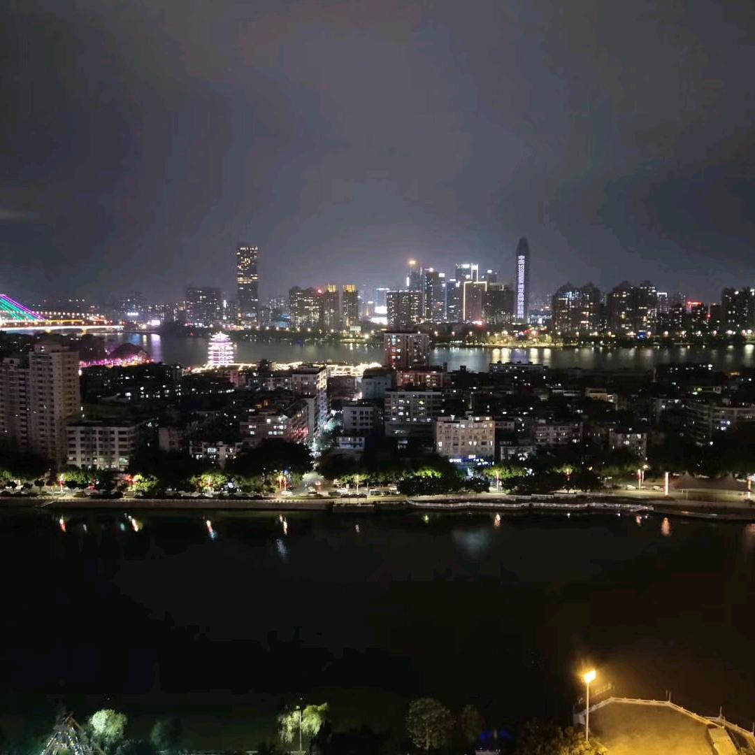 潮汕臭仔卖红荔酒