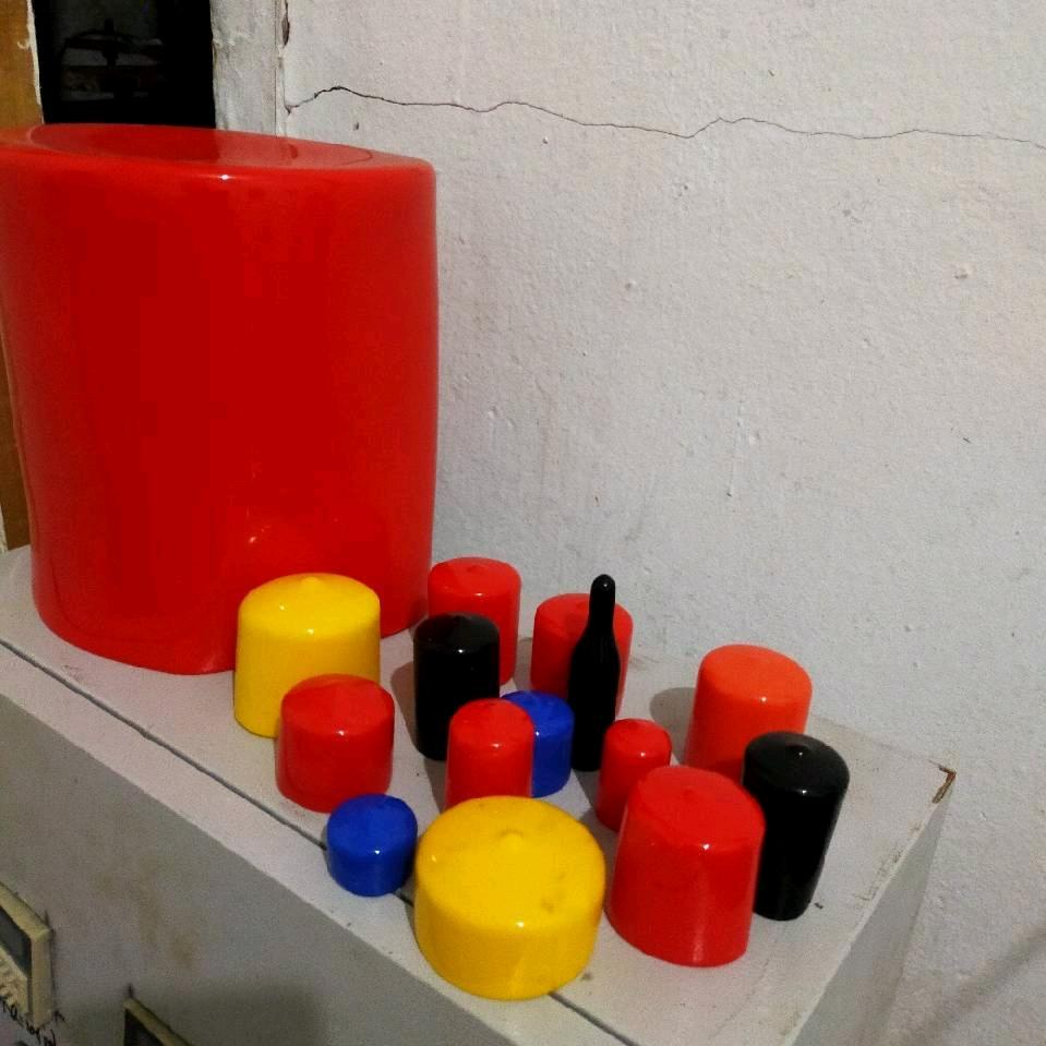 专业浸塑PVC软质绝缘各种成型护套。