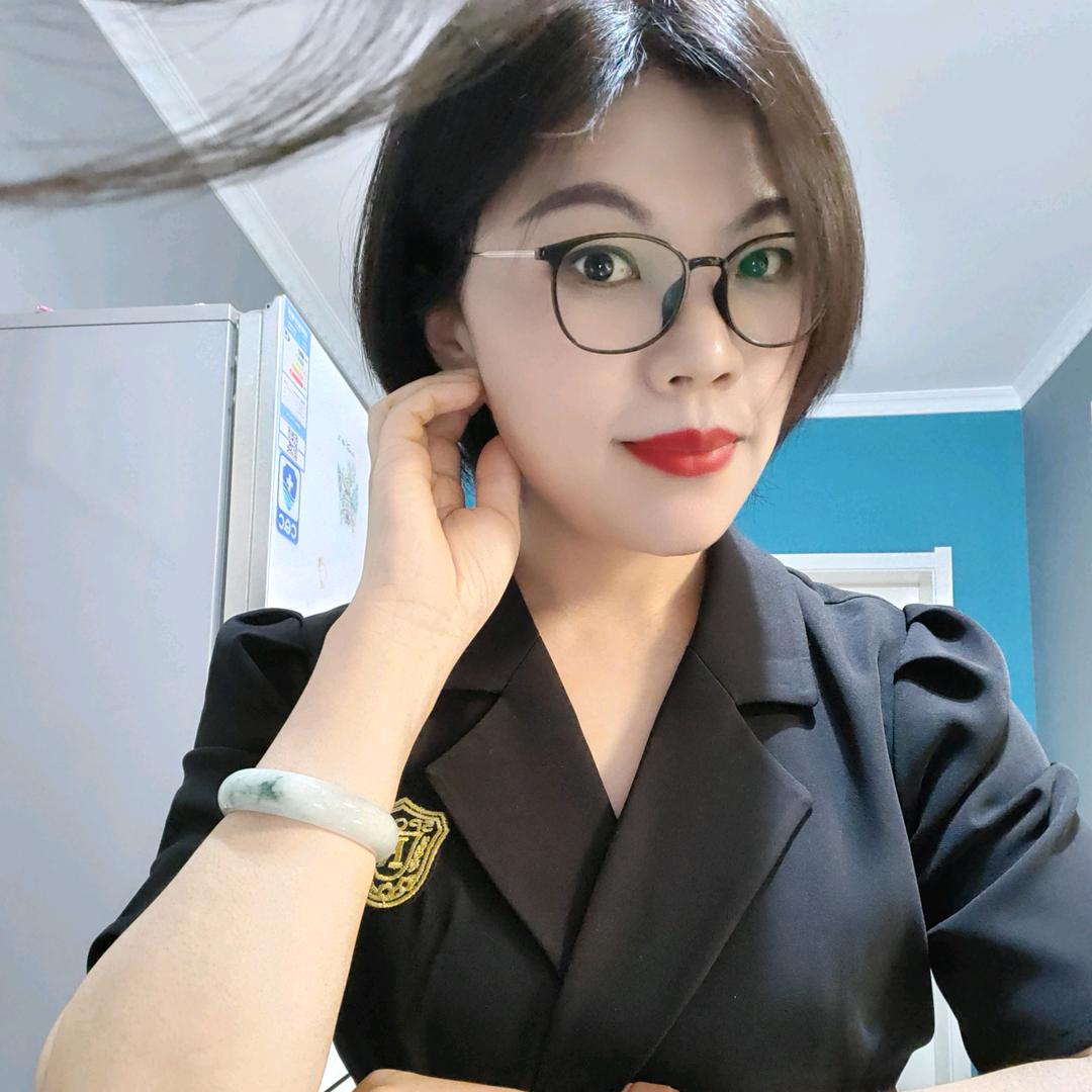 卖家居的小姐姐