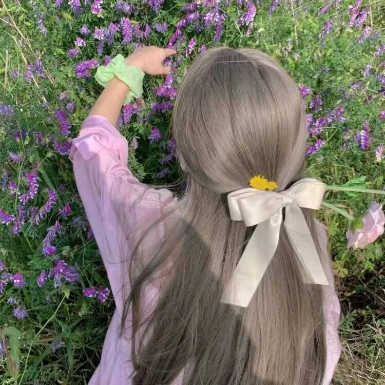 华💋