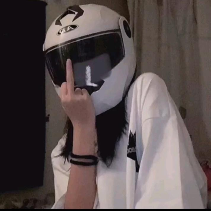 坐在坟头炖白菜ᥫᩣ