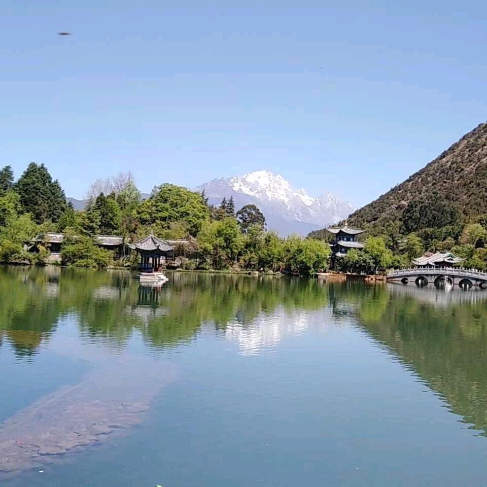欢畅舞厅