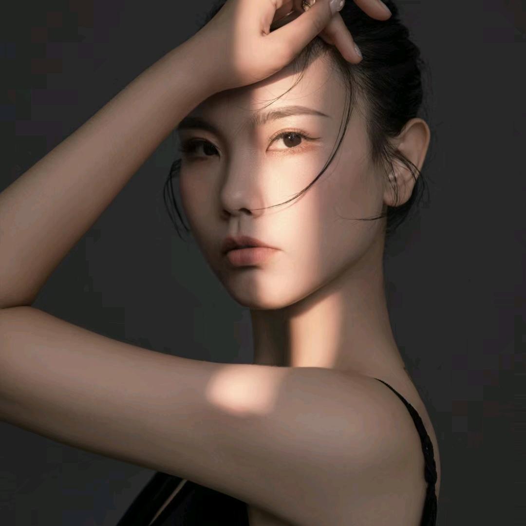 倾城模特