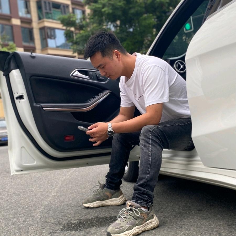 嘉逸豪二手车