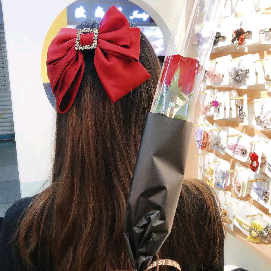 睁纤咏诗轻奢饰品工厂店