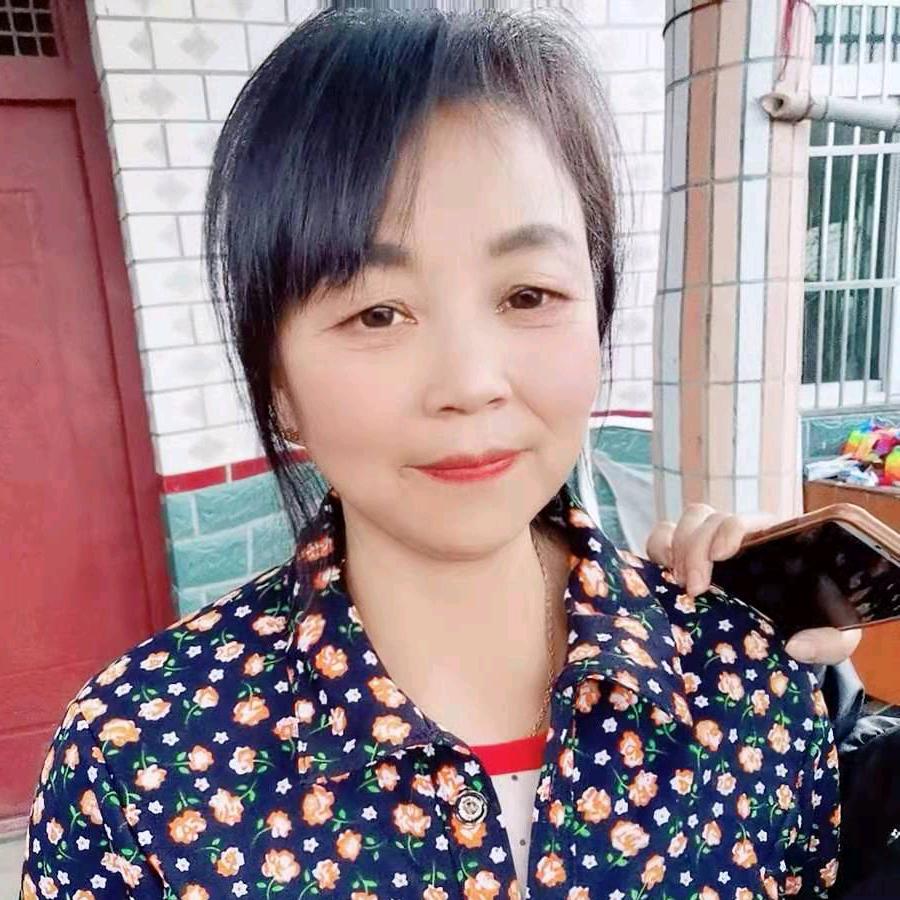 何姐