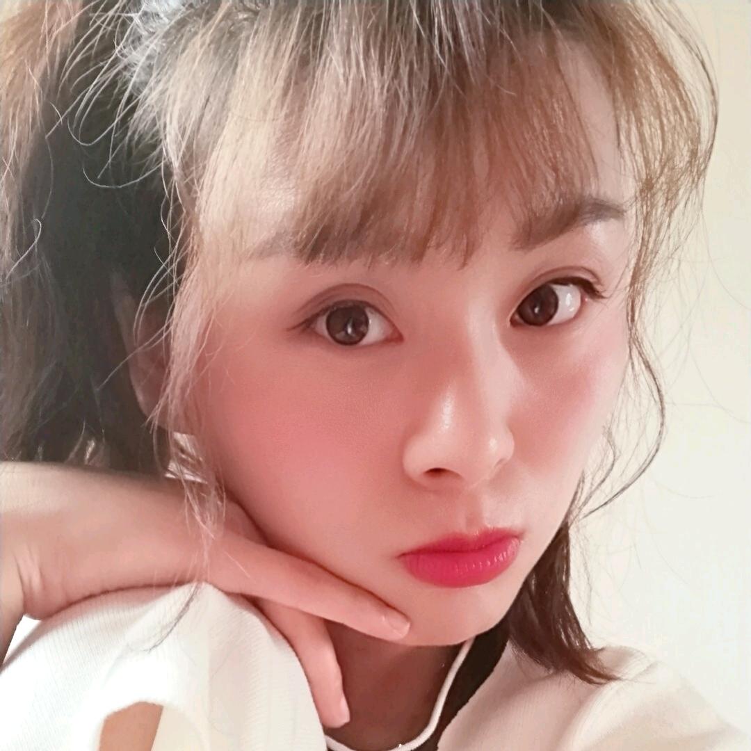 六月。