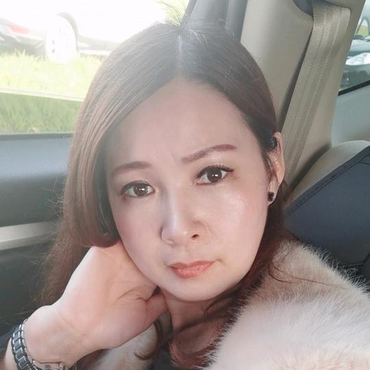 何芳