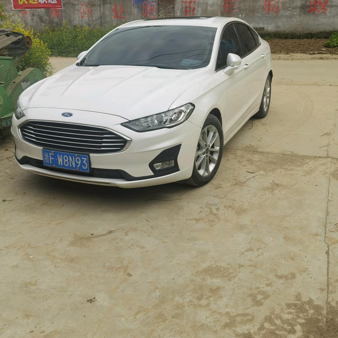 开货车的小伙