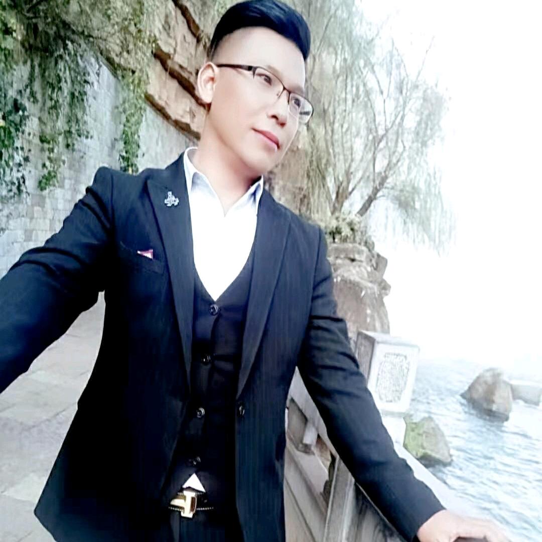 阿龙哥