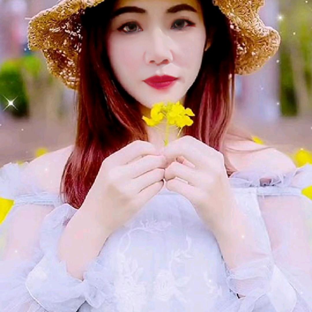 小何