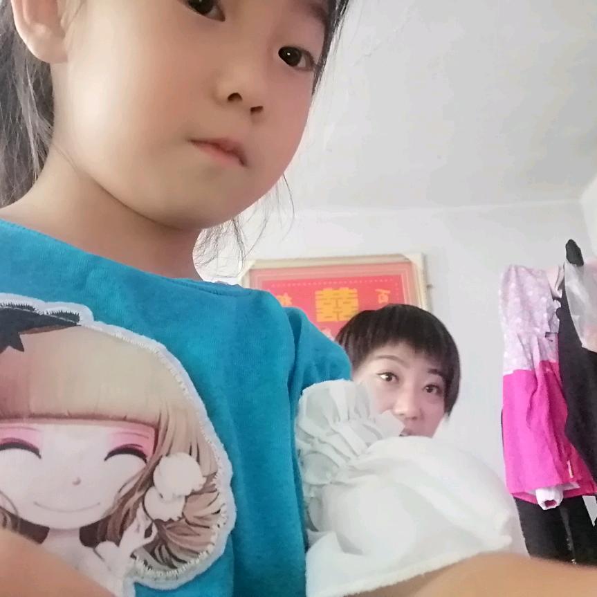 我最疼爱的两个女人