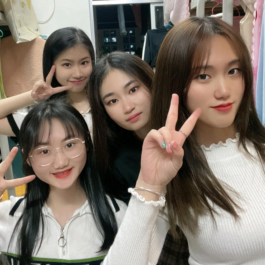帅气美少女哟