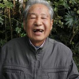 王大爷每天健身