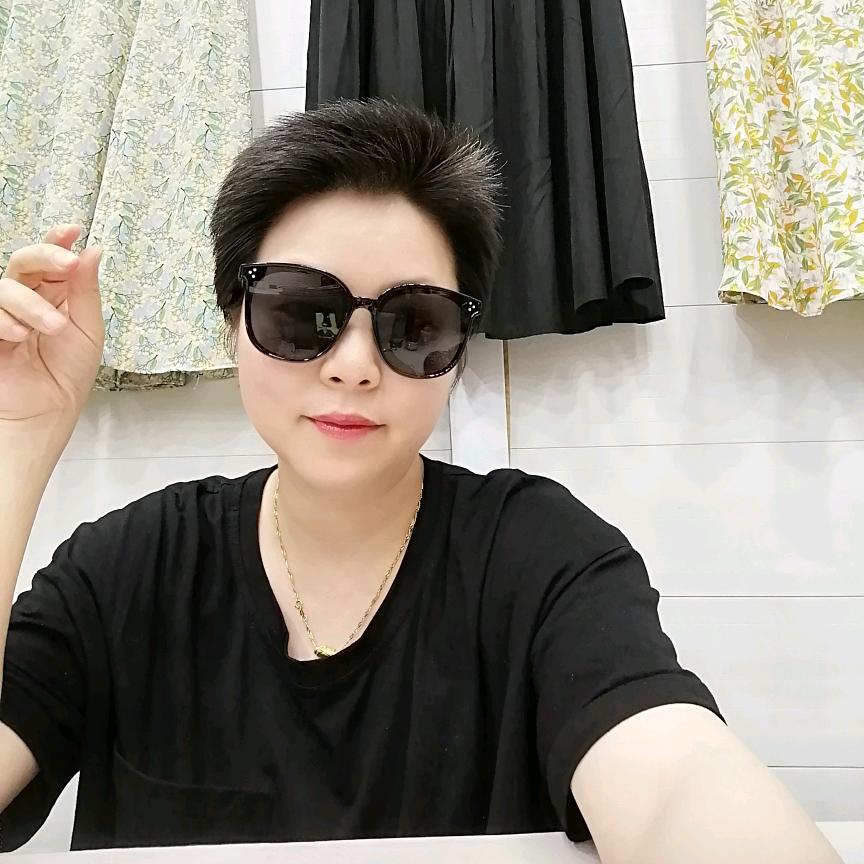 开中老年服装店