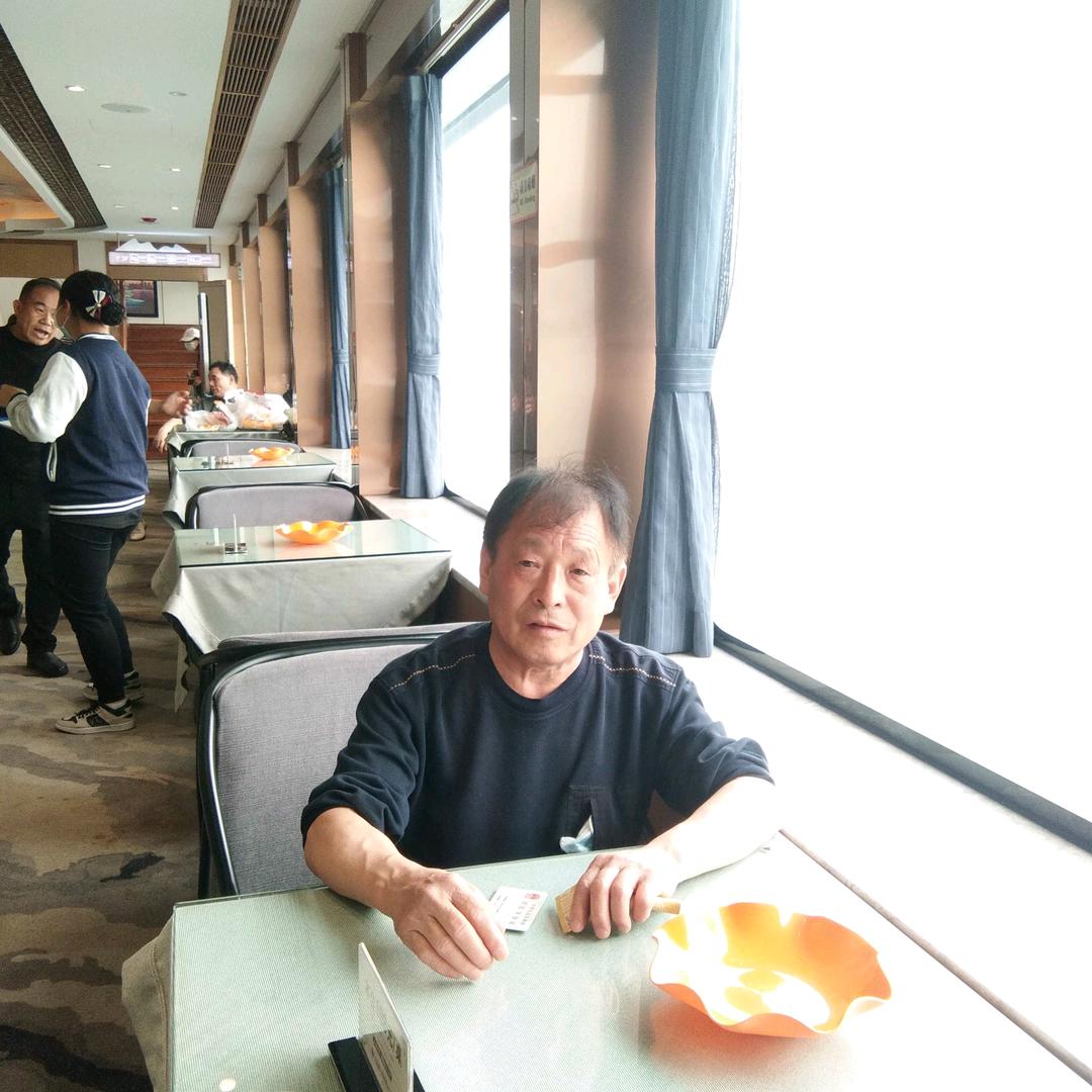 龙龙爸