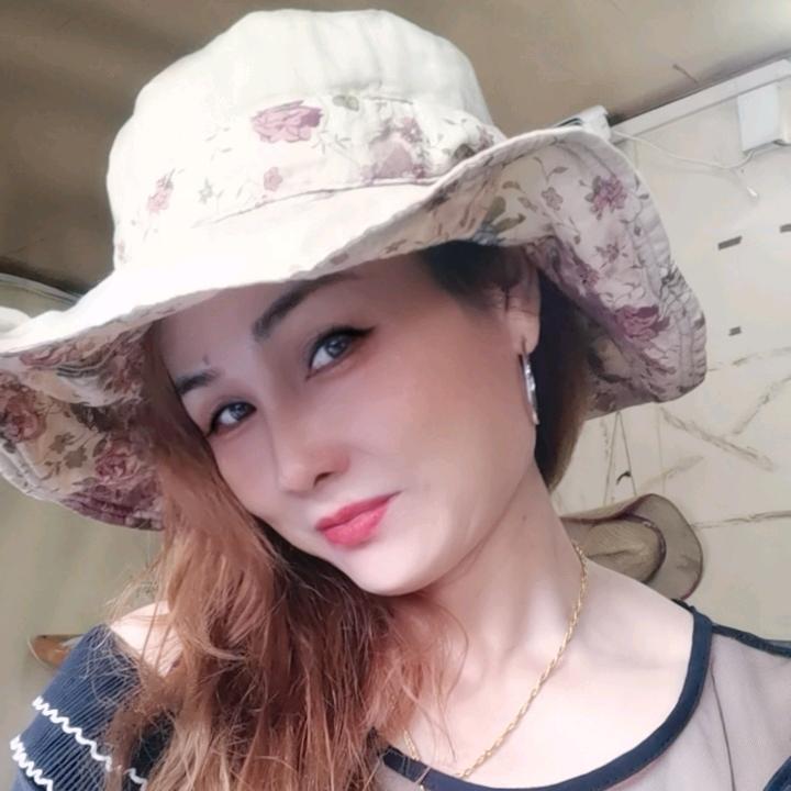 媚媚，