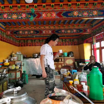 拉萨开客栈的狗哥旅拍领队