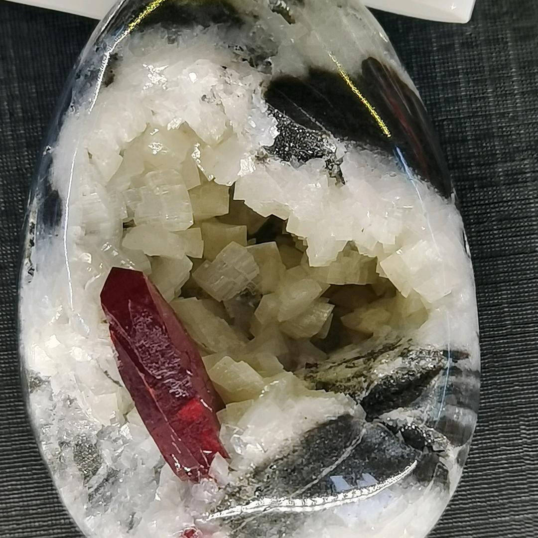 万山丹砂红原矿朱砂饰品