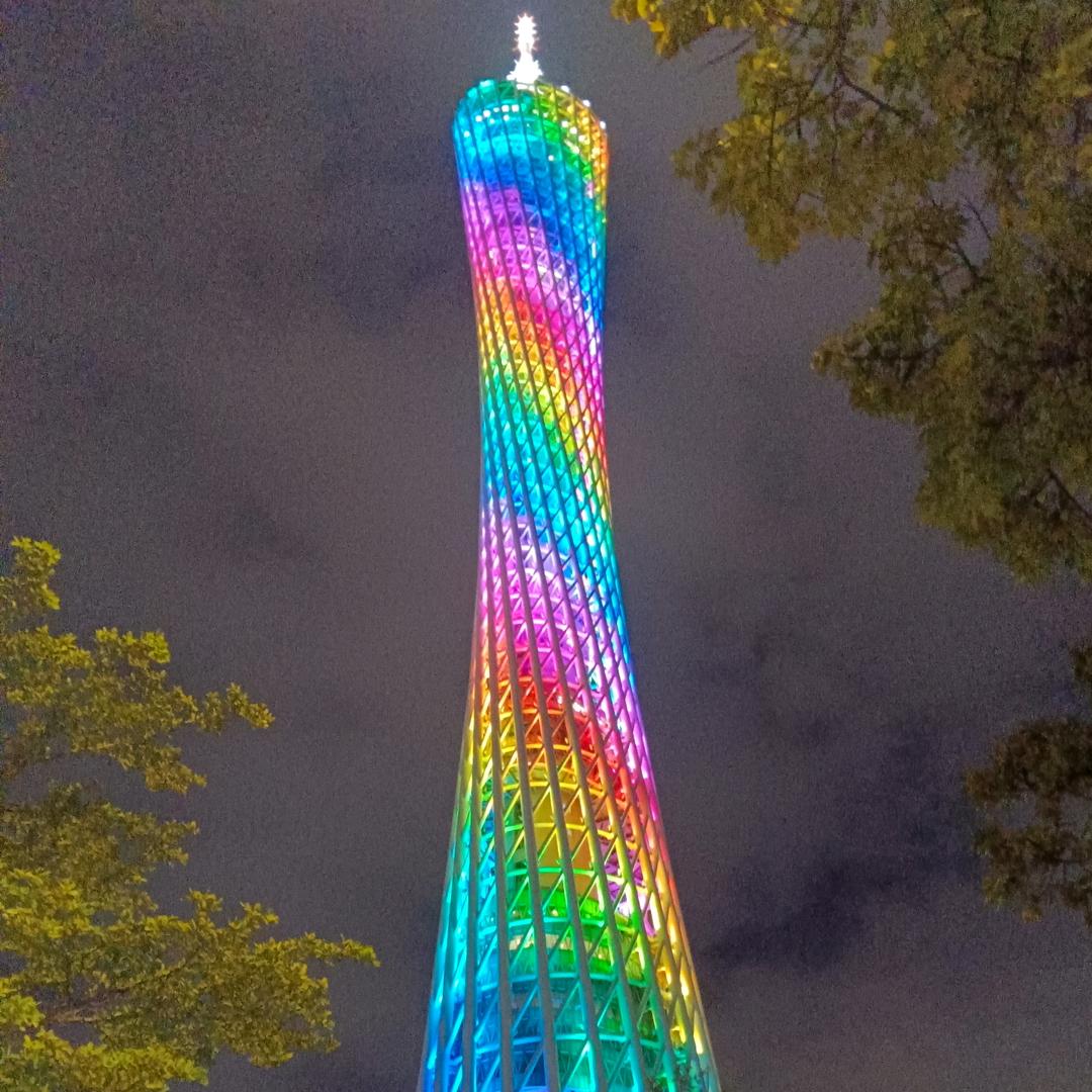 孤单的路灯哥