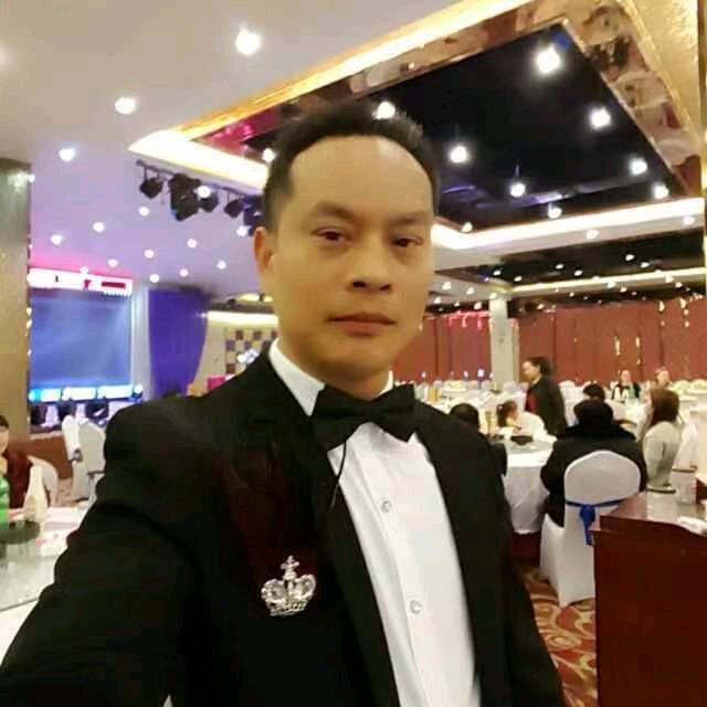 巨龙松哥
