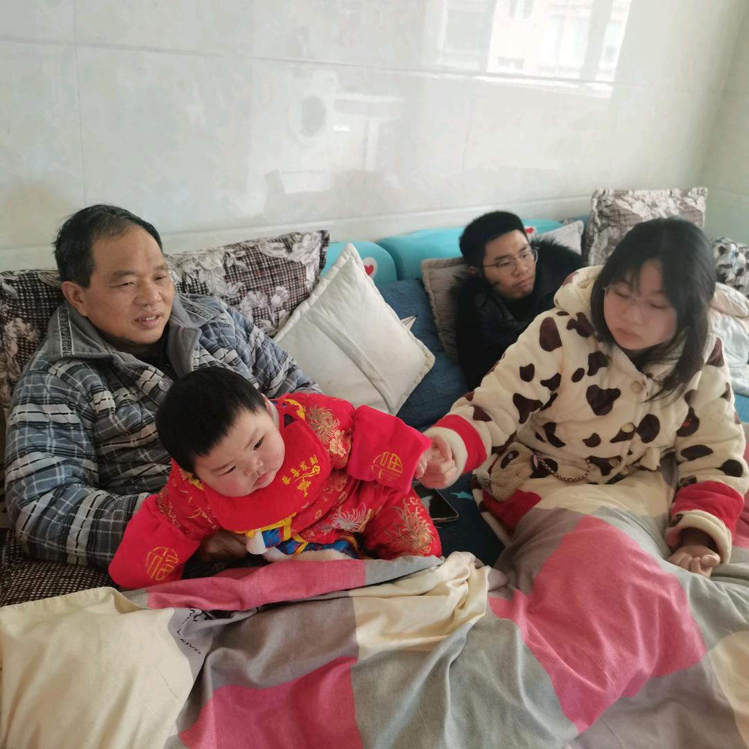 馨宝和小雨点的爷爷奶奶 分宜安东机械
