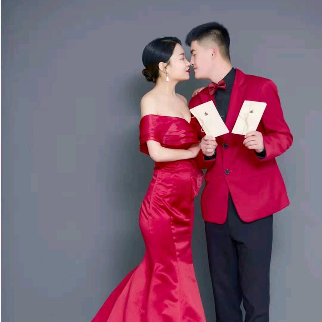 东京铁塔下盛开的繁华