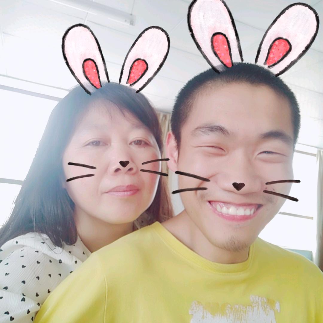 卞文卞武母子三
