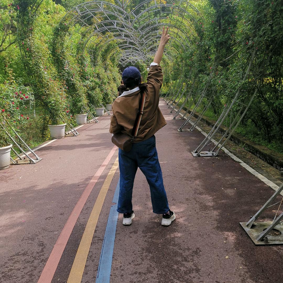 莞尔