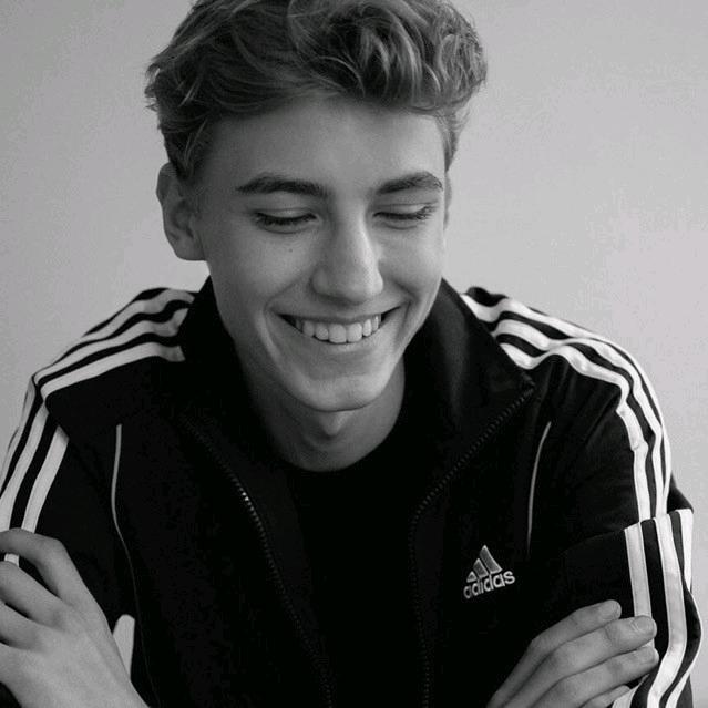 巷子里的卖房人