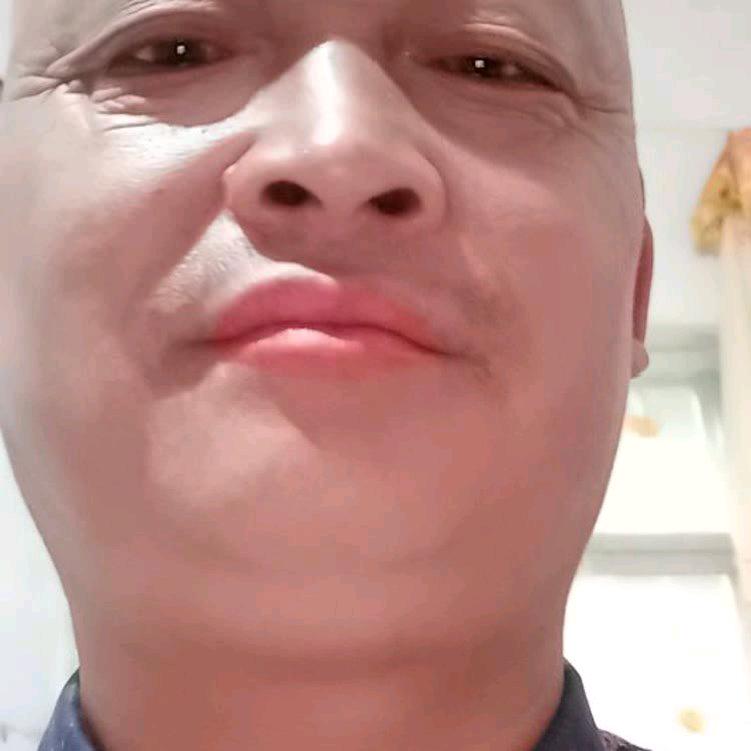 刘明
