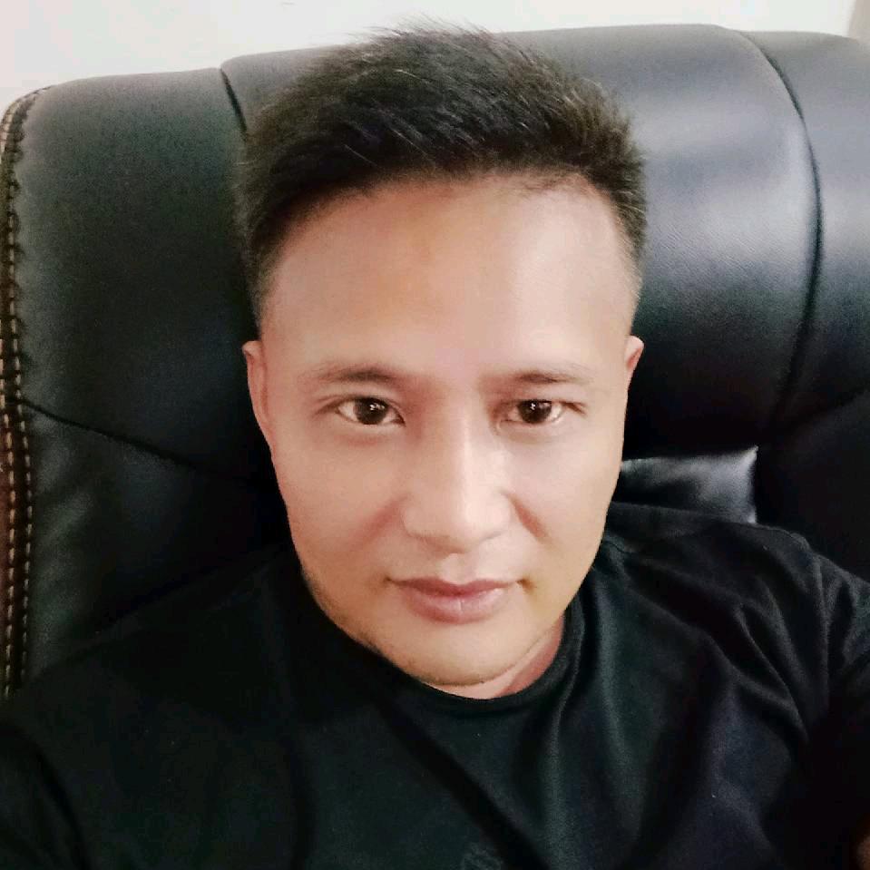 房航舟