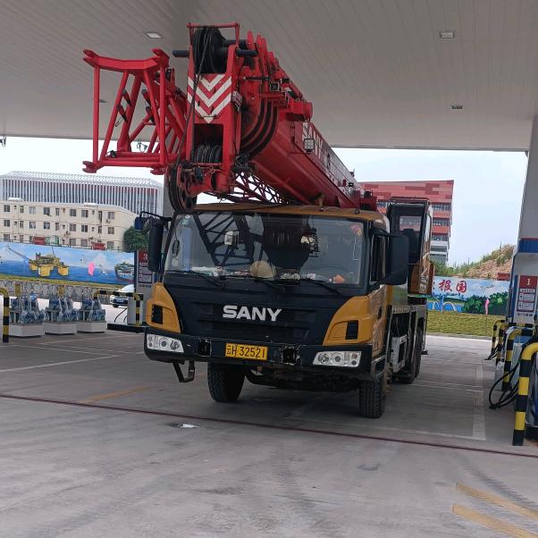 HY丘北恒易吊装旋挖工程机械