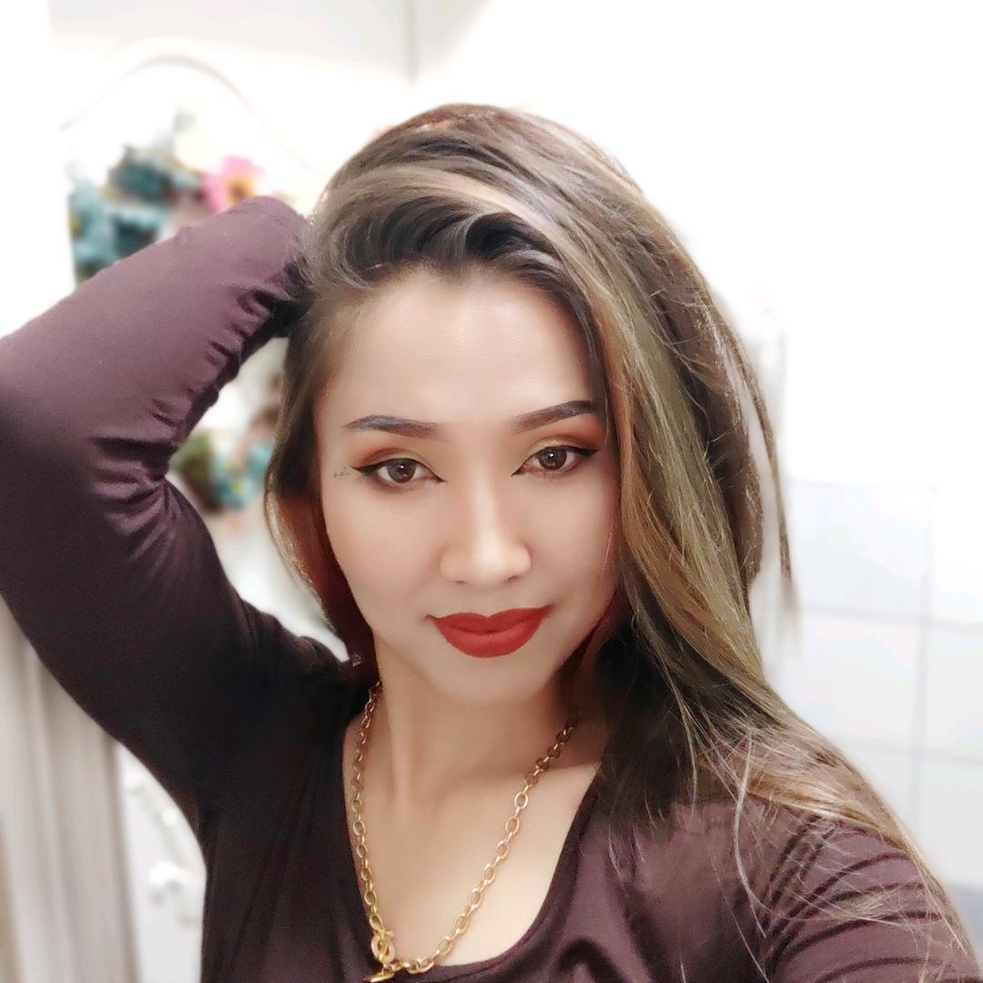 本姑娘已婚 不能陪你们聊天哦
