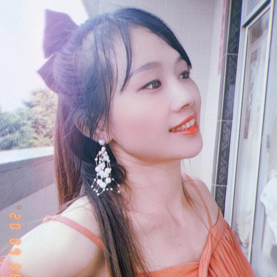 苗苗 。。