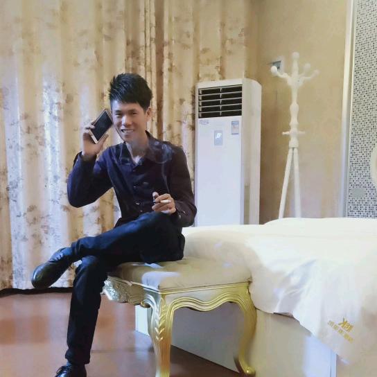 我是浪迹天涯，单身一人。。。