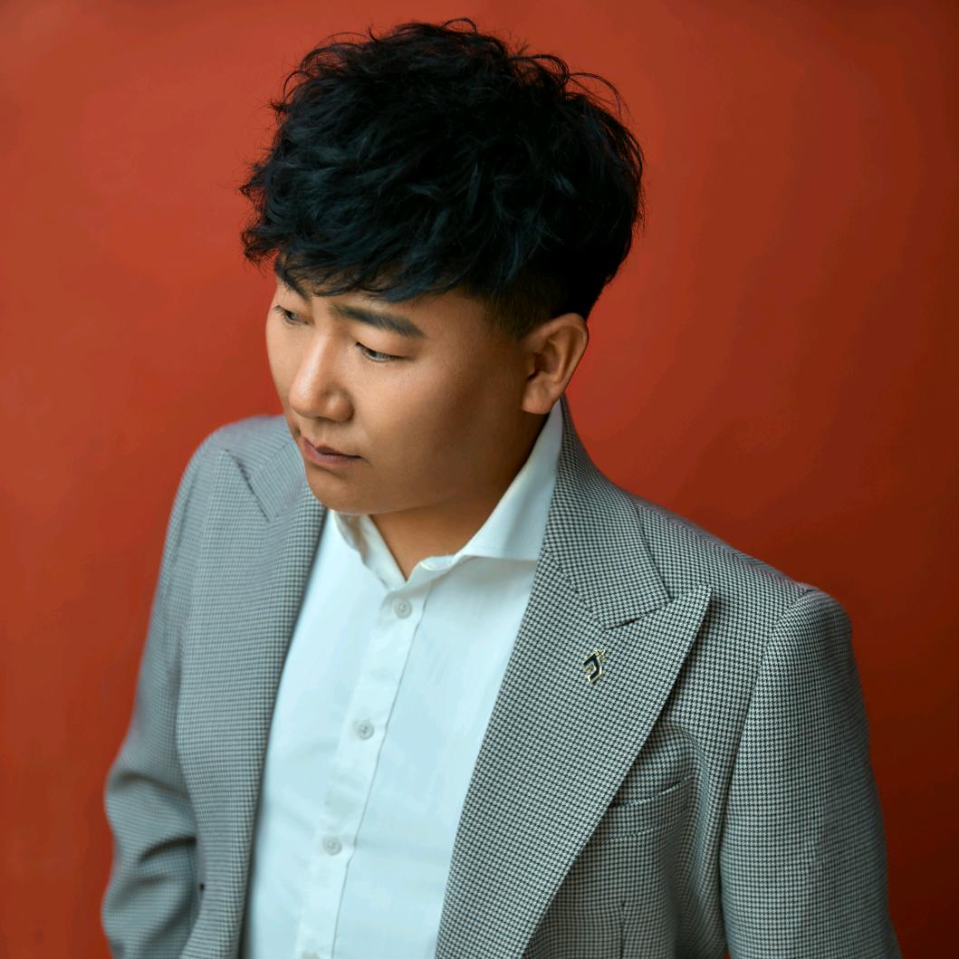 杰雄 ·德坚次仁