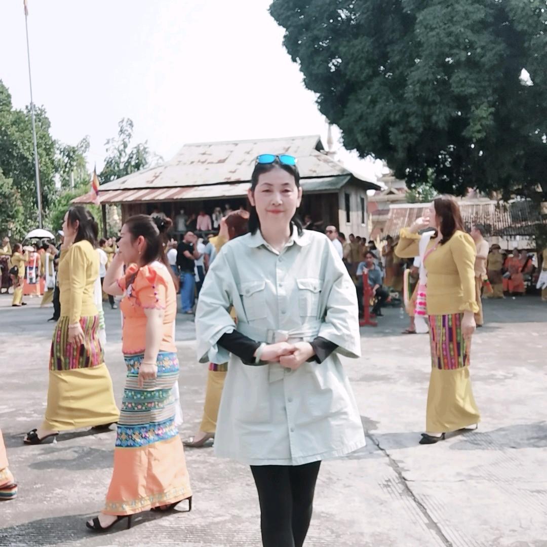 小草舞蹈健身（勿秒赞连赞不超过三）