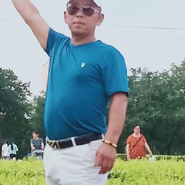 坚持张