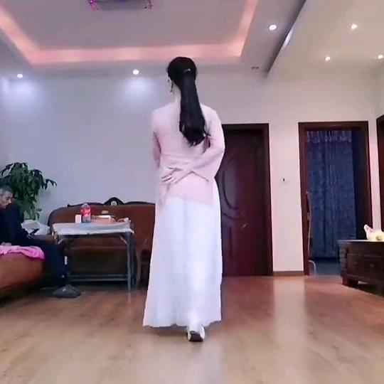 六月🌹    70年的狗🐕🐕