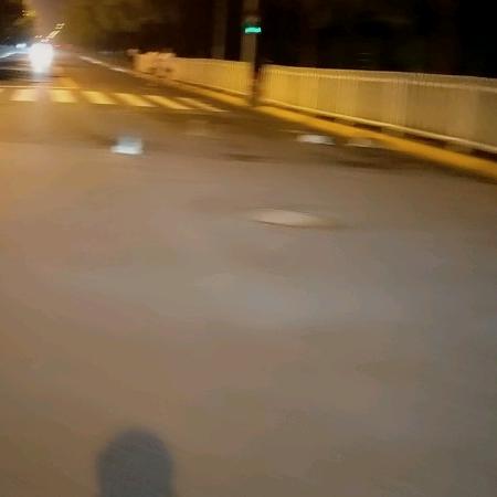 一个鲜菜摊