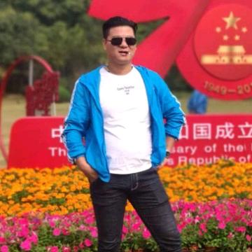 迷人的咪咪哥