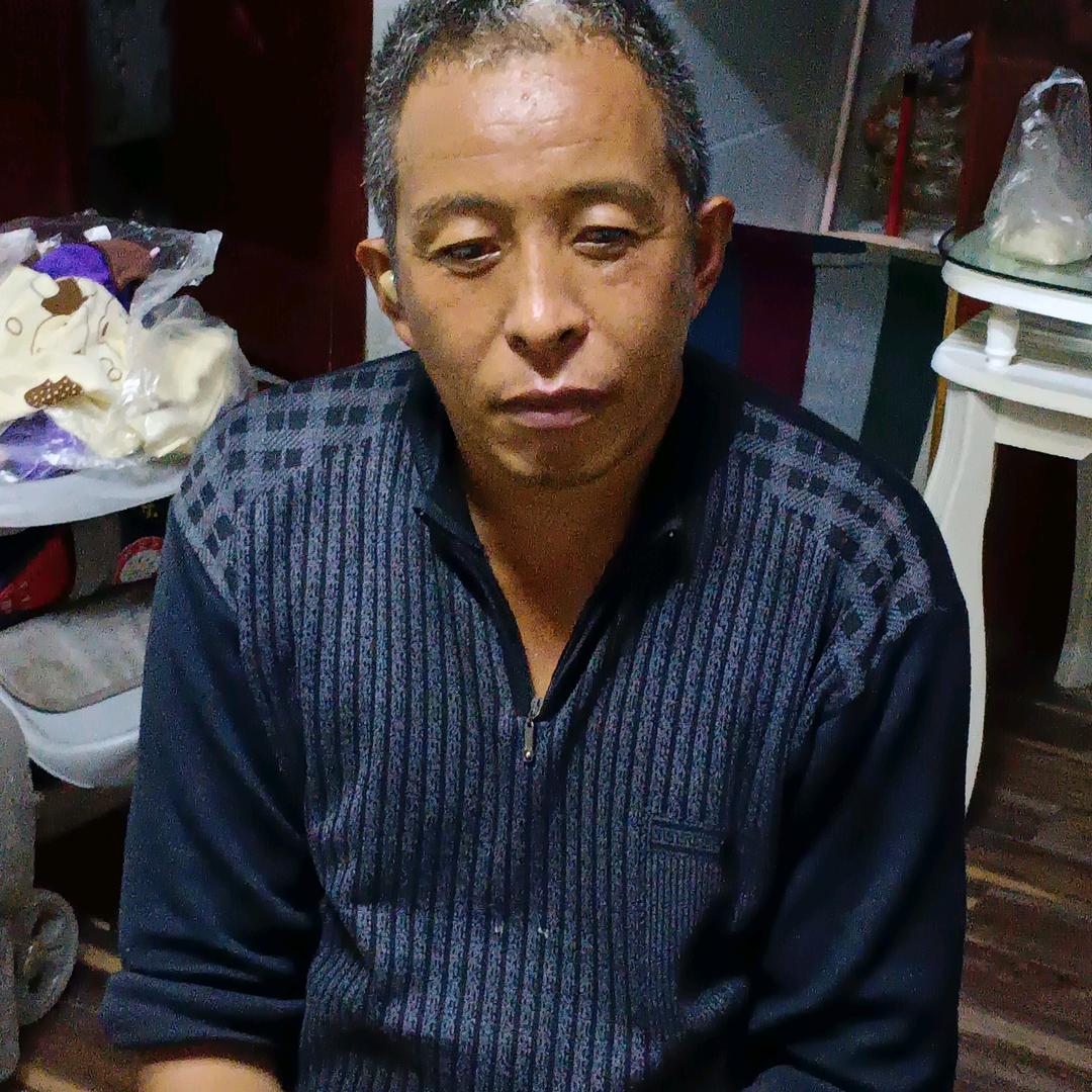 针灸，拔罐。赵天友