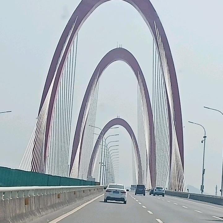 贺胜康小贺开车跑长途,一跑就是两千多公里