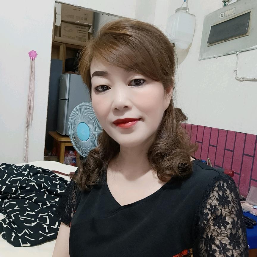 布衣黄姐
