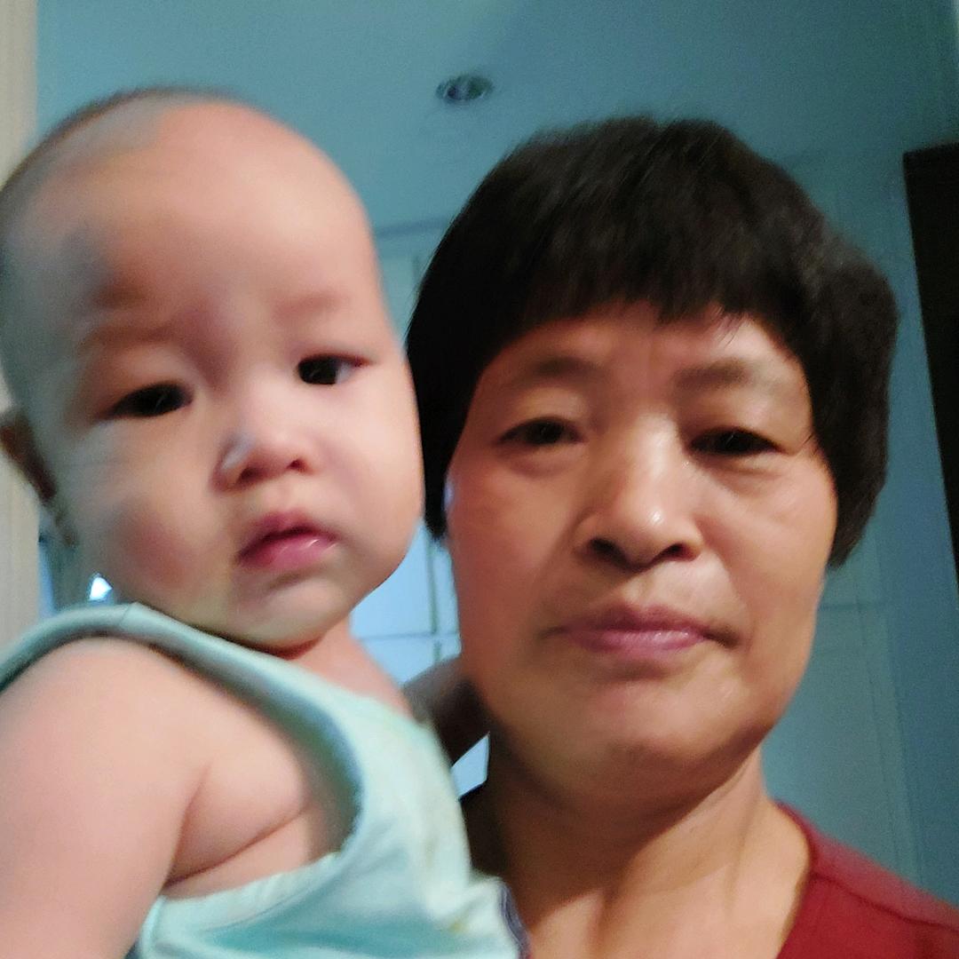 8u-:/ n婴儿双色毛线鞋的视频教程，