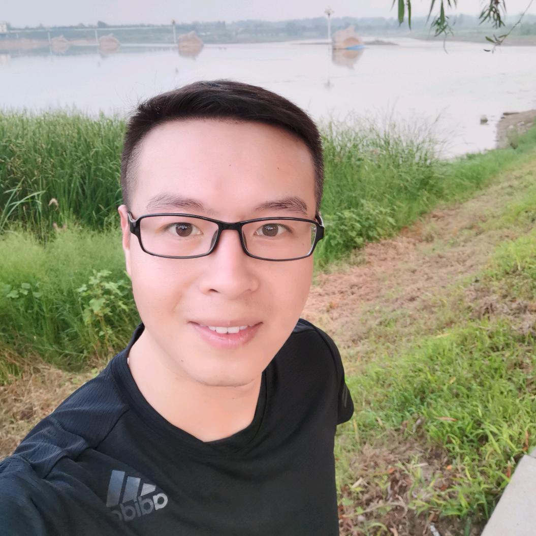 华信连锁杨育星经理